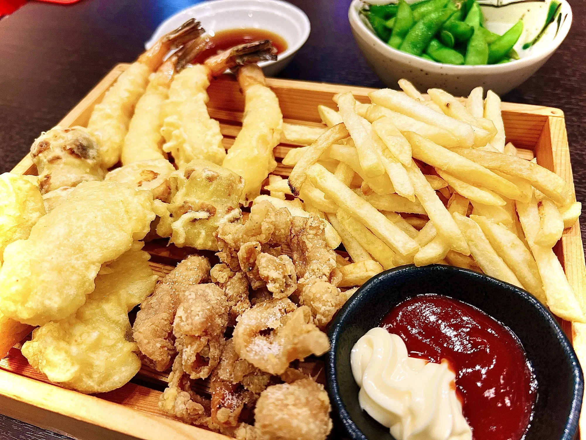 名古屋市塩釜口で天ぷら居酒屋『KITSUNE－きつね－』のとり天丼が食べられるボードゲームカフェ